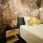 Old Town Place Rossetti Themed 2br Full Air Conditioning شقة *