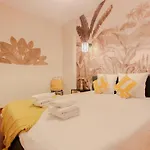 Old Town Place Rossetti Themed 2br Full Air Conditioning شقة نيس