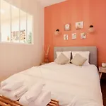 Old Town Place Rossetti Themed 2br Full Air Conditioning شقة