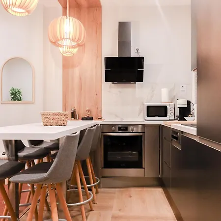 Old Town Place Rossetti Themed 2br Full Air Conditioning شقة *