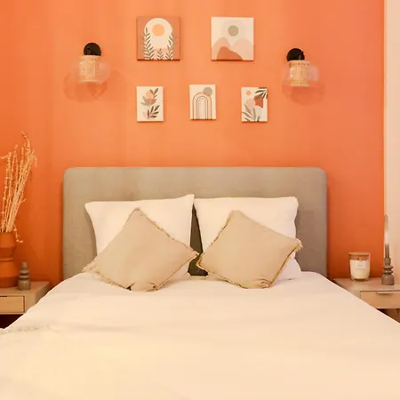 Old Town Place Rossetti Themed 2br Full Air Conditioning